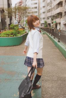 [雑誌] 2011.01.26 光井愛佳 1stソロ写真集 愛佳 (Photobook+DVD付き)