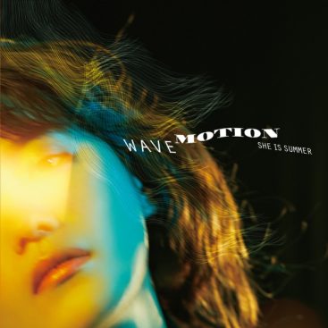 [Album] SHE IS SUMMER – Wave Motion (2019.11.27/ACC/RAR)