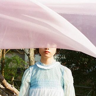 [Single] TOMOO – ⾵に⽴つ (2020.04.25/AAC/RAR)
