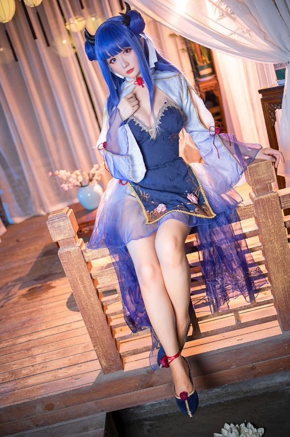 [Cosplay] Hoshilily 星之迟迟 – Ibuki 伊吹 (Azur Lane)