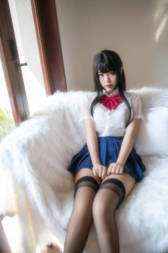 [Cosplay] Niyeye 你烨烨 (白烨) Valentine’s Day 情人节特辑