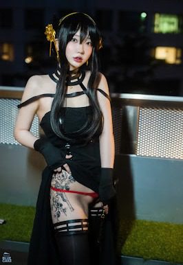 [BLUECAKE] Son Ye-Eun (손예은): Black Rose RED+