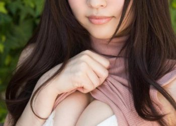 [Graphis] First Gravure – Momo Sakura 桜空もも (130P+3Vid)