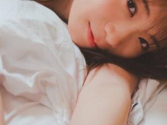 Akimoto Manatsu Graduation Memorial Photobook – Furikaereba, Nogizaka (Nogizaka46) [Bonus – Postcard] [2023.02.21]